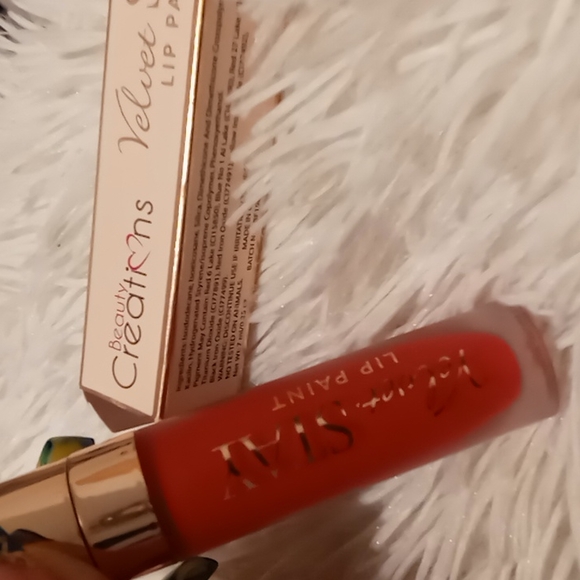 Beauty Creations Velvet Stay “Red Affair” - Picture 9 of 10